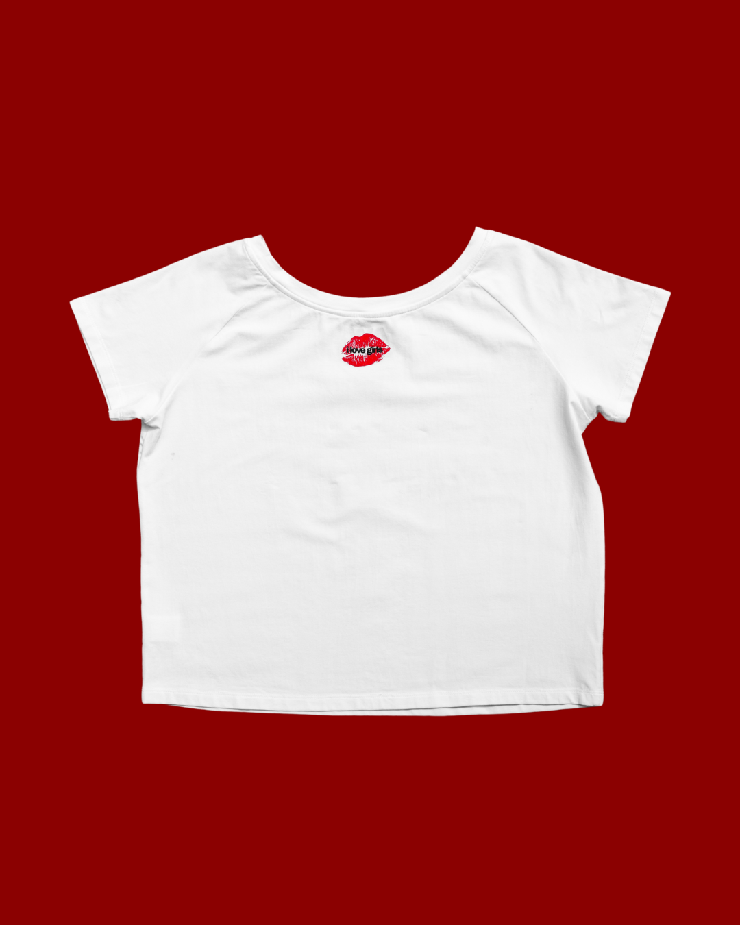 Off-shoulder 'Girl Kisser' shirt